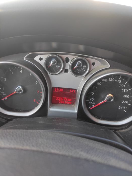 Автомобіль Форд фокус 2