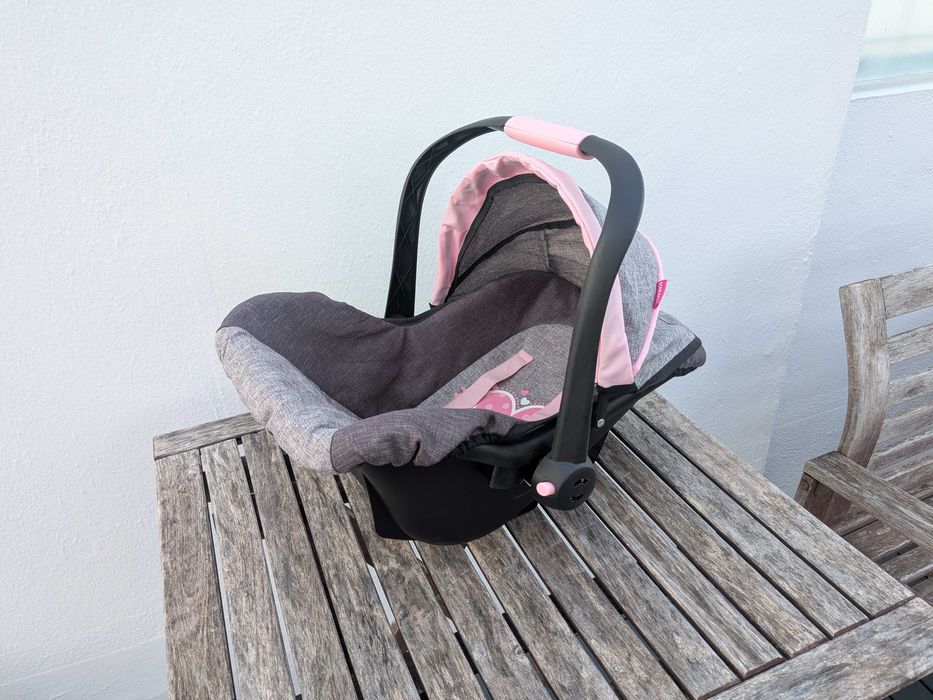 Love Bebe - Cadeira de carro para bonecos