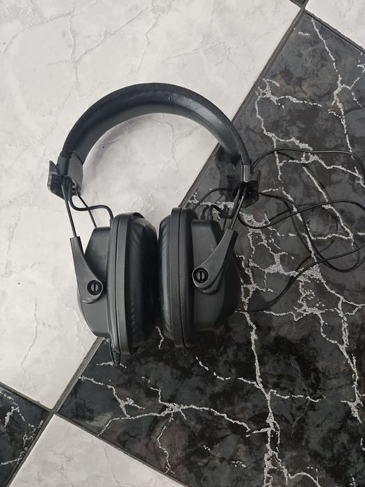 Auscultadores ocultador de som