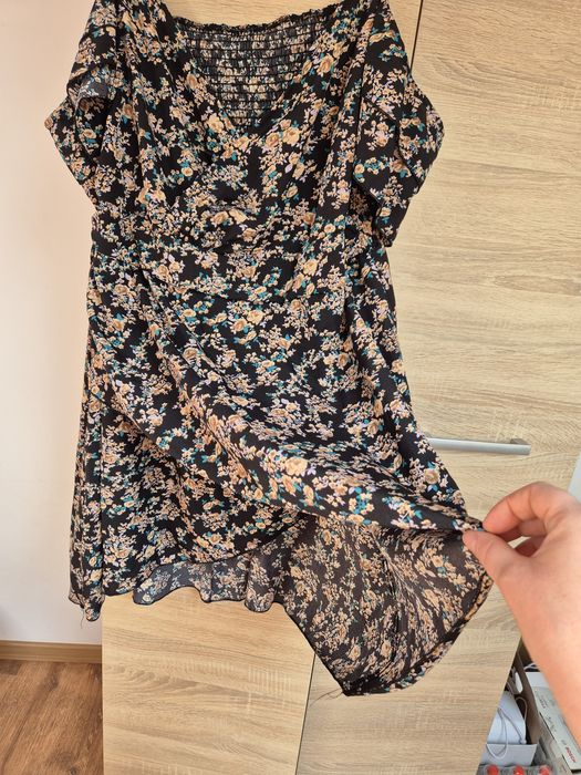 Sukienka w kwiaty 2XL Boho Cold Shoulder