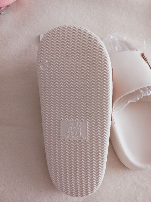 Klapki damskie rozmiar 36/37 -23,5 cm