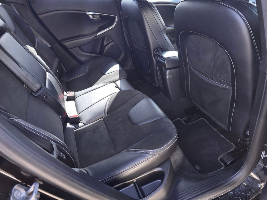 Volvo V40 D2 R-design