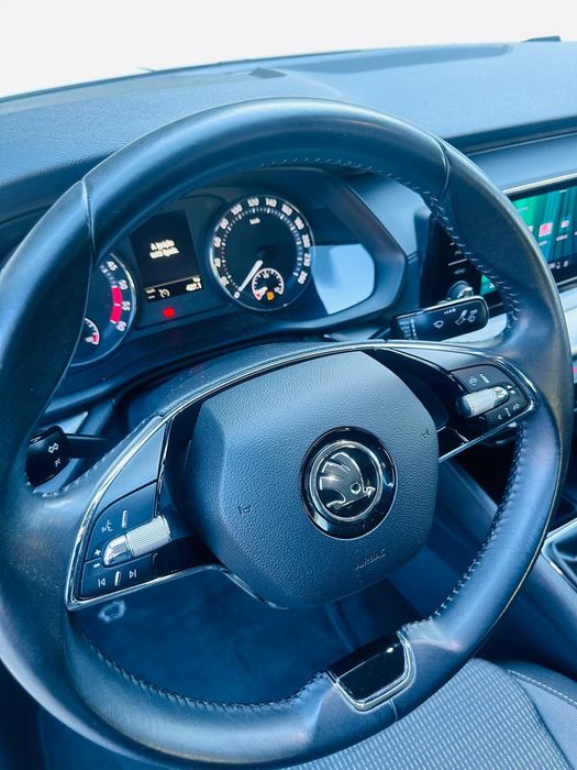 Skoda nacional, só de 1 dono, excelente estado, livro de revisões completo
