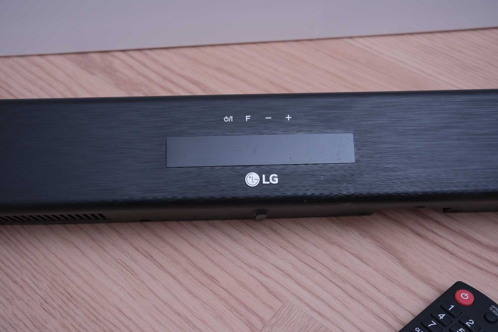 LG LAS655K - Soundbar 2.1 + subwoofer bezprzewodowy