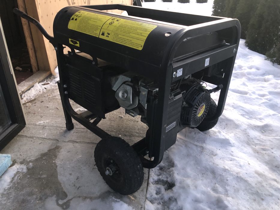 Генератор бензиновий 5 кВт.