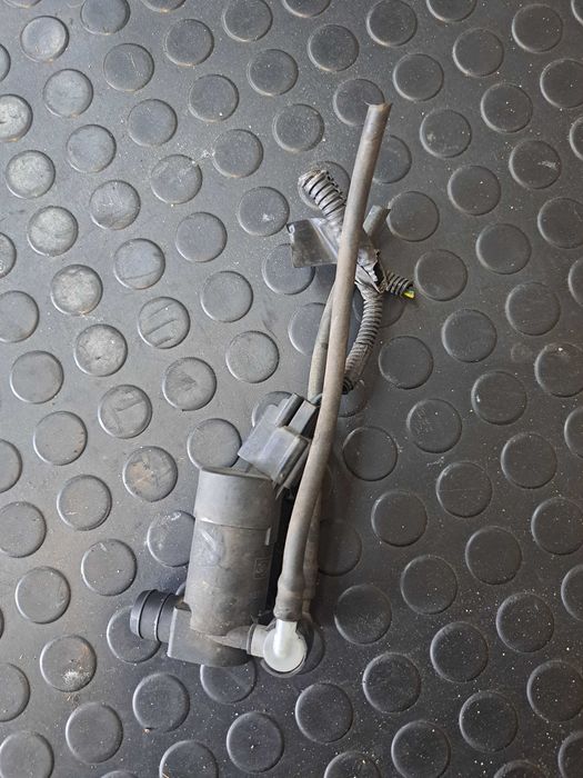 Pompka płynu do spryskiwaczy Ford Galaxy Mk3 1S71-17K624-FE