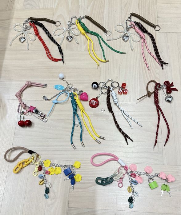 Трендові брелки обвіси на сумку