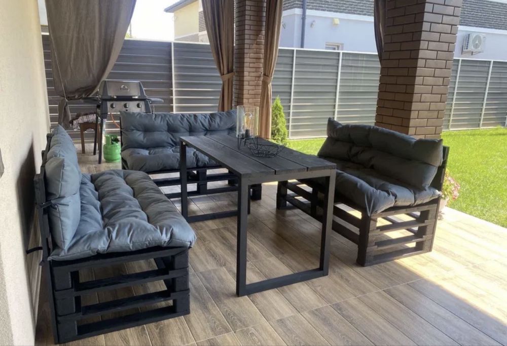 Меблі для тераси з дерева