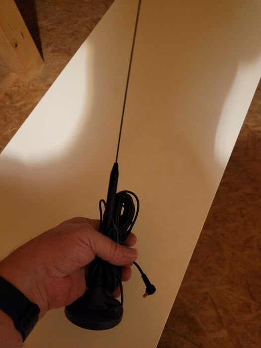 Router WiFi + modem USB + antena