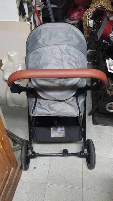 Carrinho de bebé Kinderkraft com suspensão