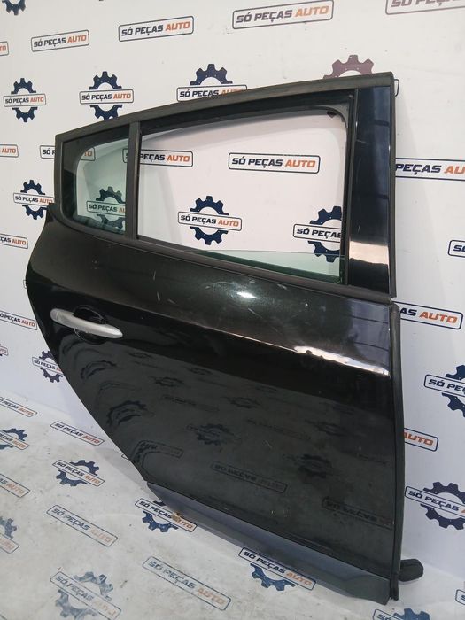 PORTA TRASEIRA DIREITA PRETA RENAULT MEGANE 3 1.5DCI 2009-2016 ANO: 20