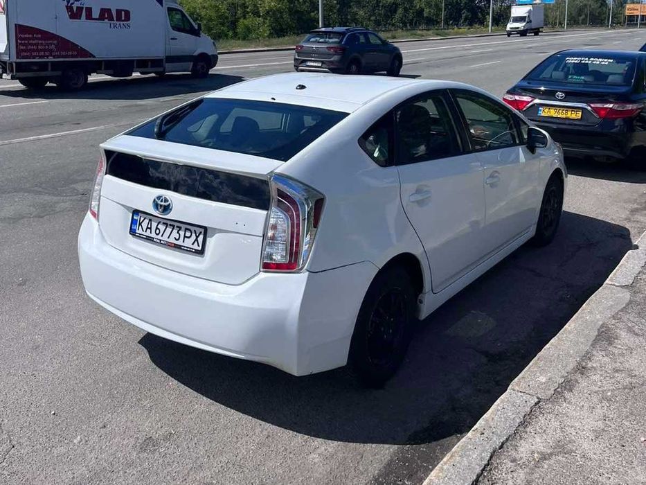 Оренда Toyota Prius 2014 р.в.