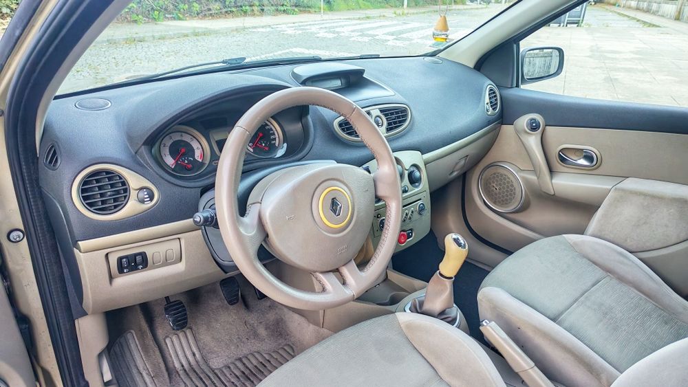 Renault Clio 1.2 Luxe Dynamique - TOPO DE GAMA