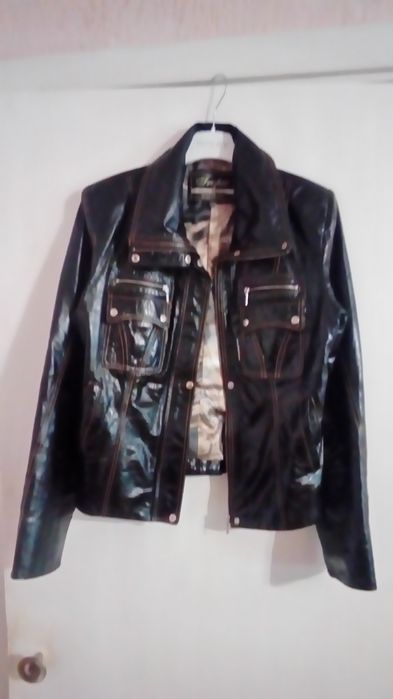 Продам фирменную  курточку из натуральной  кожи (лайка) за 800 грн