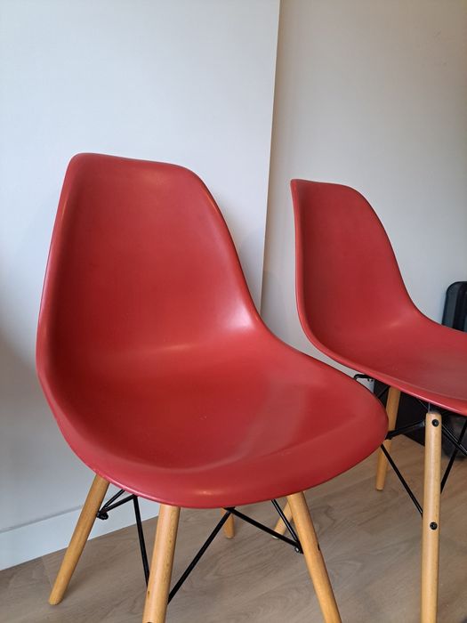 1 (uma) cadeira de jantar estilo Charles Eames

Só