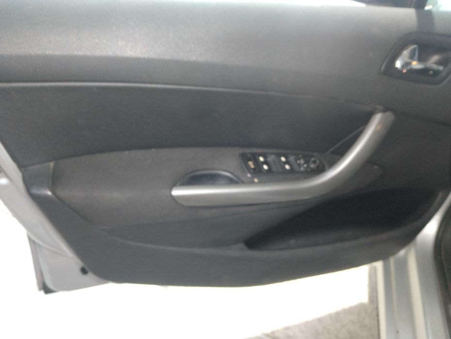 Interiores e carroçaria Peugeot 308 de 2008
