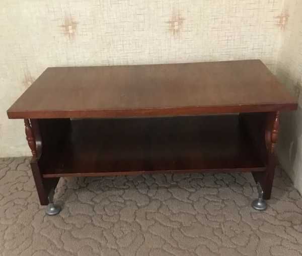 Журнальный столик