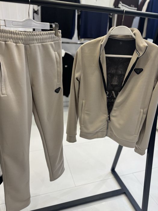 Dres męski prada beżowy