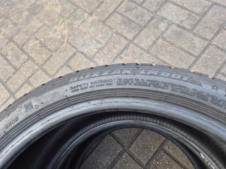 Bridgestone Blizzak LM001 225/40r18 92V Rant ochronny N4592