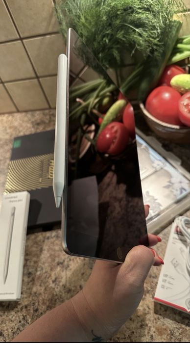 Tablet iPad Apple —PRO — Touch ID - PROCREATE