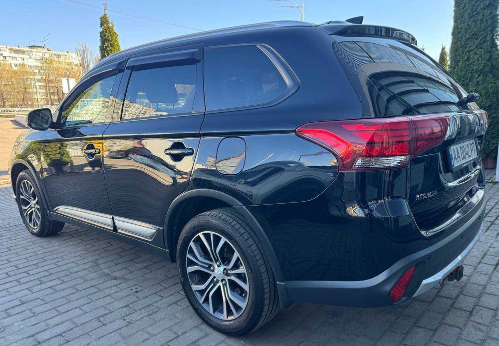 Mitsubishi Outlander 2017 Офіціал