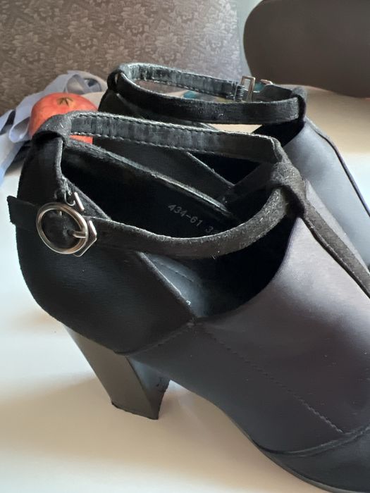 Черевики жіночі / туфли