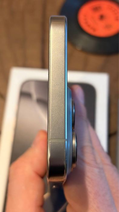 Iphone 16 pro Max 256gb (e-sim)