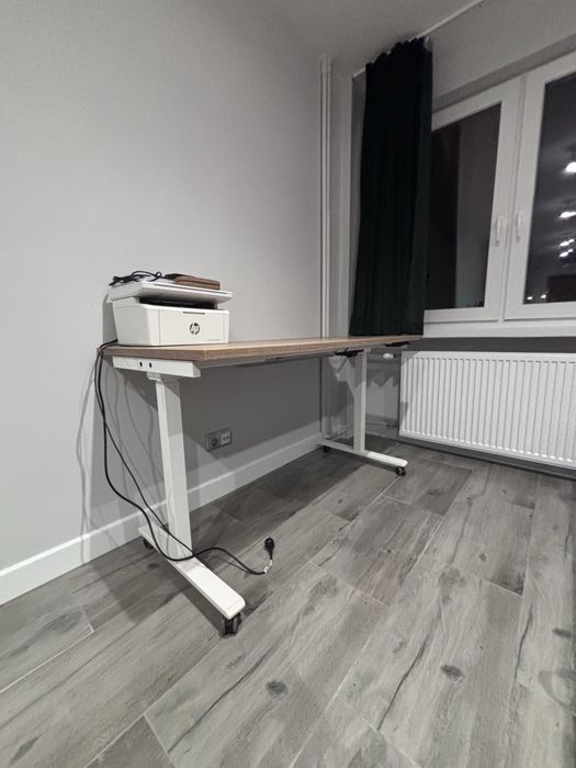 Biurko regulowana wysokosc