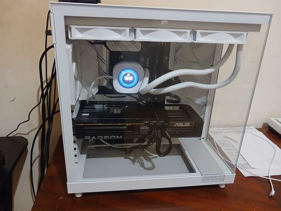 PC gamer com Radeon RX 9070 Ryzen 7 5700X + 32 GB RAM, ler full specs