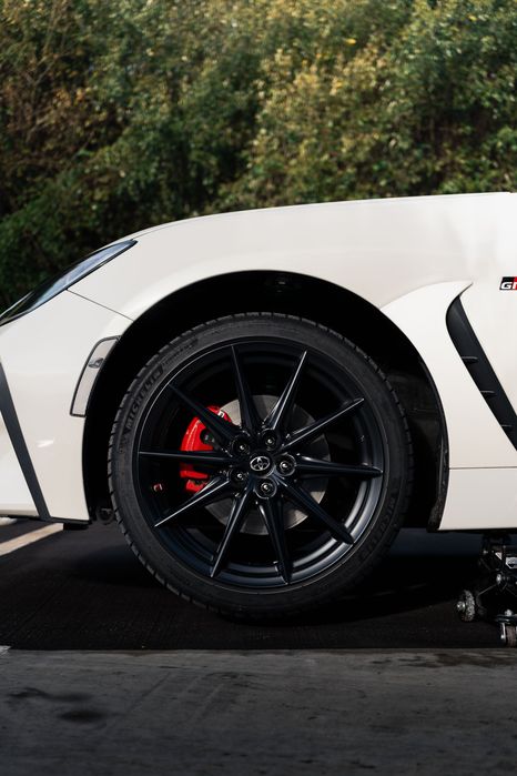 Jantes pretas  18x7,5  5x100  + Michelin pilot sport 4S