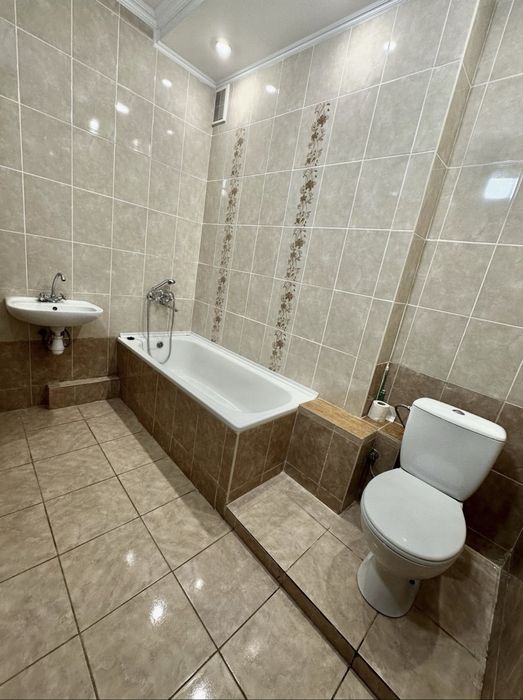 2 кімнатна квартира, центр, автономне опалення