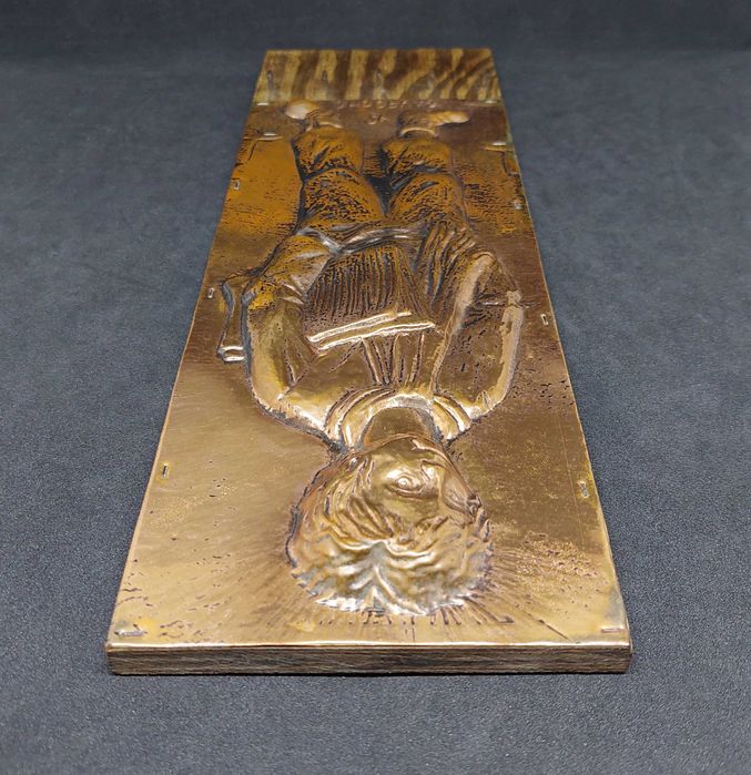 Вешалка Франция РЕДЧАЙШАЯ медная чеканка Гаврош Гюго медь вешалка