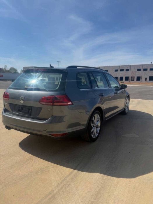 Volkswagen Golf      2016