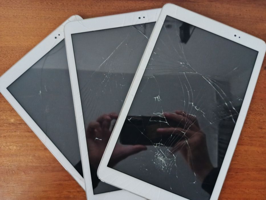 Планшет Huawei MediaPad T1 (на запчастини)