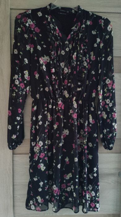 Sukienki Reserved - r. 38 i 40