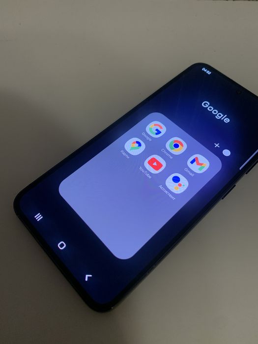 Телефон Samsung S23 на запчастини