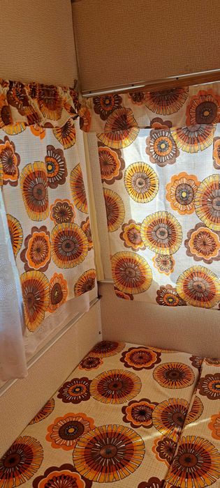 Caravana rebativel com avançado .