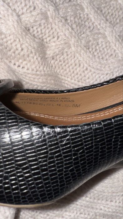 Tory Burch , шкіряні туфлі на танкетці , стан нових, розмір 36