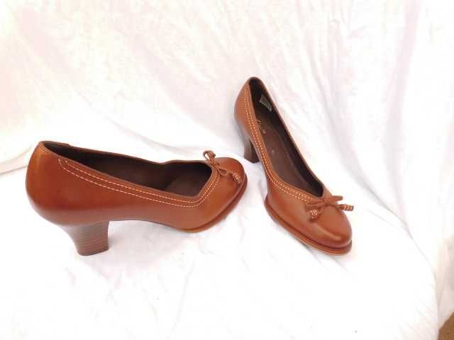 Clarks Bombay skórzane brązowe czółenka 39