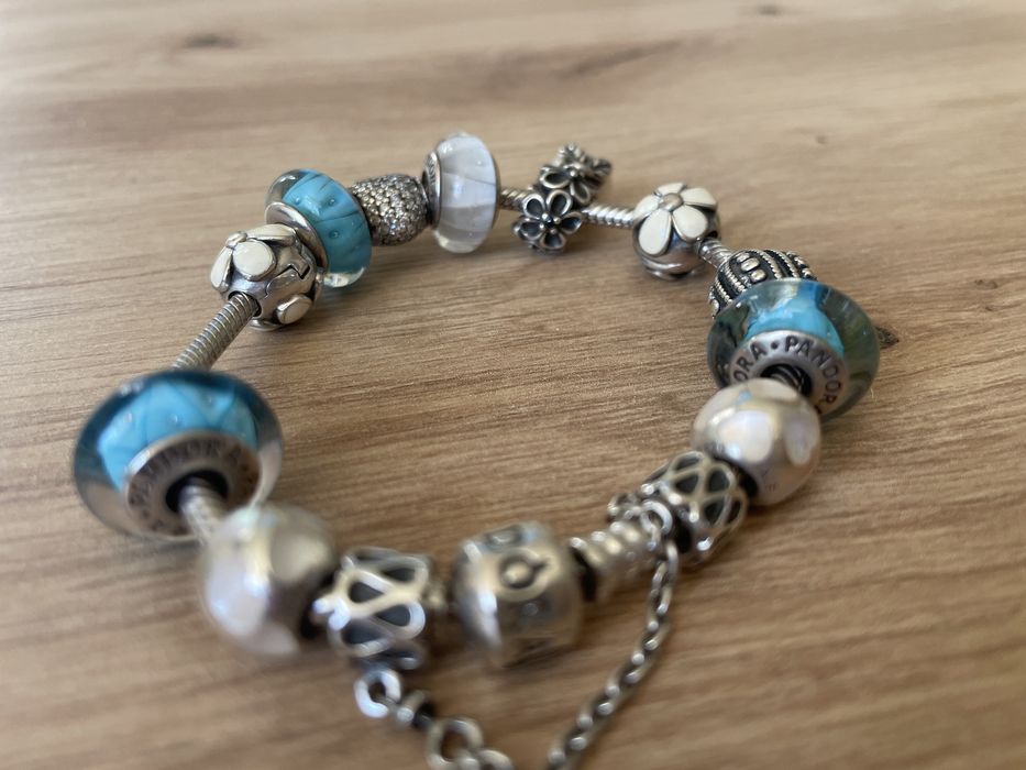 Bransoletka Pandora z 11 charms