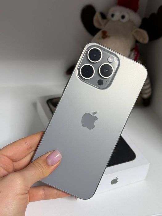 Продам IPhone 15Pro Max 256gb Titanium