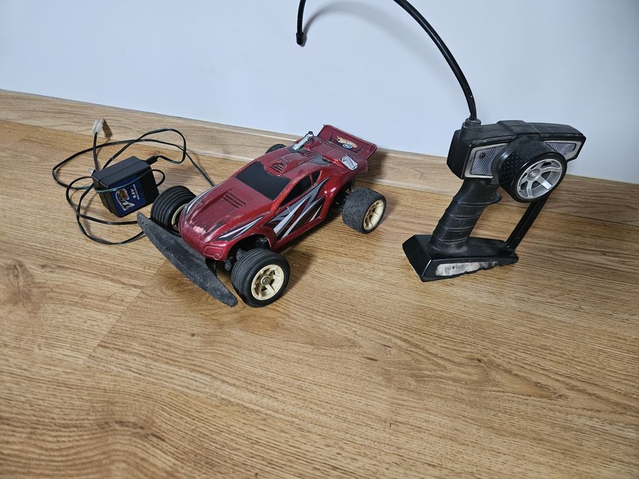 Samochód zdalnie sterowany Hot Wheels R/C Desert Ranger J9851 (2006) | Zestaw z pilotem i ładowarką