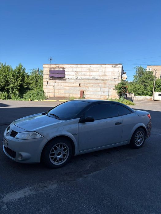 Renault Megane 2 cabriolet криша працює