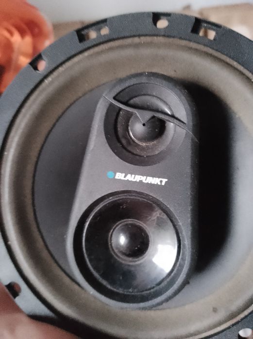 Vendo conjunto de duas colunas blaupunktt
