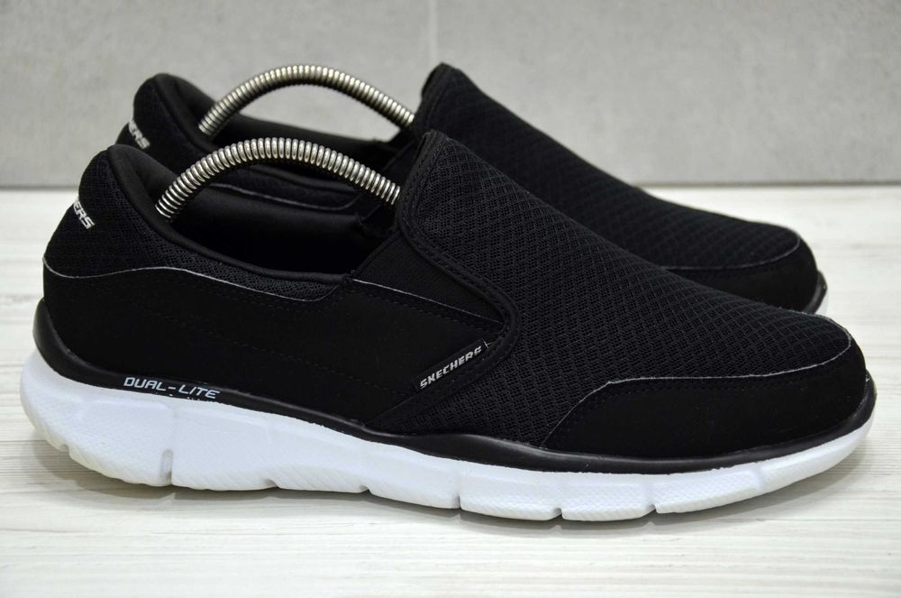 Skechers, оригінал надзвичайно зручні кросівки