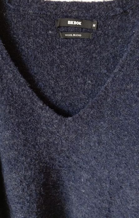 Granatowy sweter oversize z domieszką wełny, rozmiar M