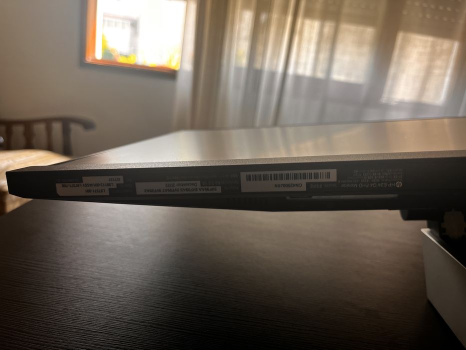 Monitor HP 24'' Polegadas Regulável em Altura (Como Novo - C/ Cabos)