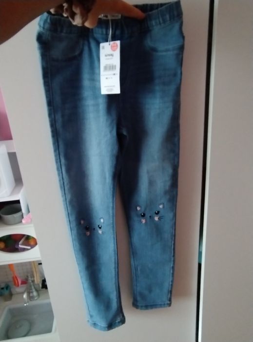 Nowe spodnie jeansowe dla dziewczynki Sinsay