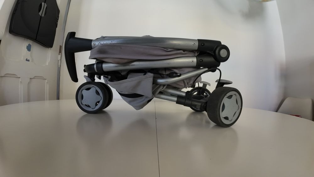 Vendo Carrinho de Bebé Quinny Zapp Xtra 2 (Usado) + Adaptadores + Capa de Chuva Original