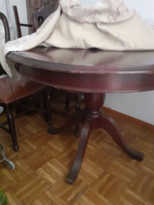 Mesa de sala redonda
